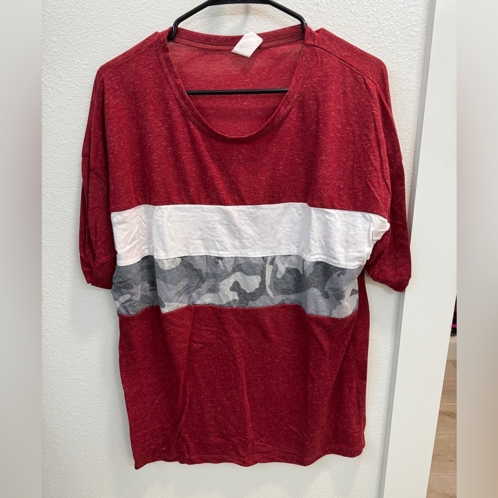 Sunshine & Rodeos Red Colorblock Camo Stripe Tee - Size L